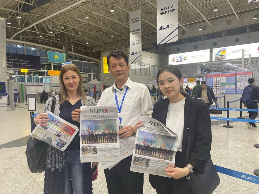 Газета «Шелковый путь сегодня» появилась на международных маршрутах China Southern Airlines