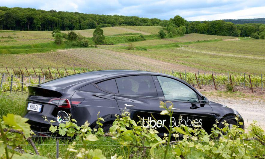 Uber запускает во Франции поездки с дегустацией шампанского