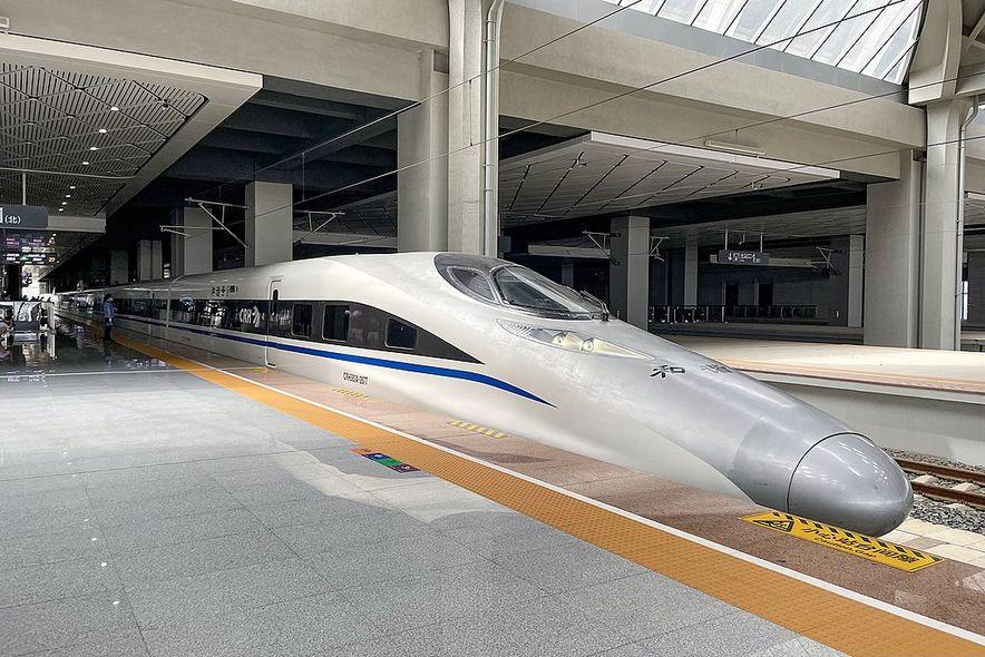 Новые высокоскоростные поезда соединили Гонконг с Пекином и Шанхаем