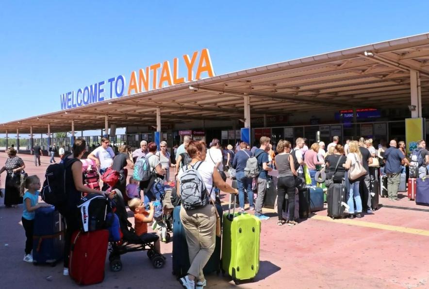 Задержки рейсов в Анталье: Авиадиспетчеры объявили новую забастовку