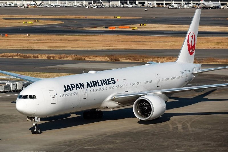 Japan Airlines снимает Boeing 777-300ER с рейсов в Лондон 