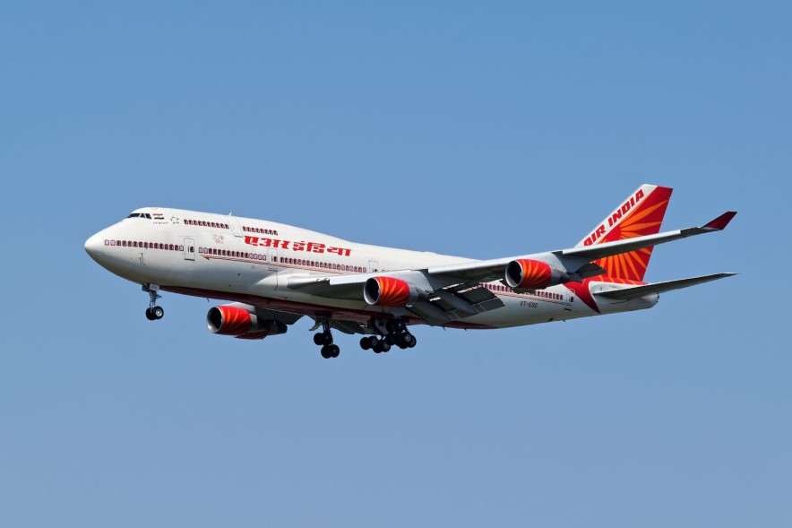 Катастрофа самолёта Air India при взлёте в аэропорту Ахмедабада: на борту находились 242 человека