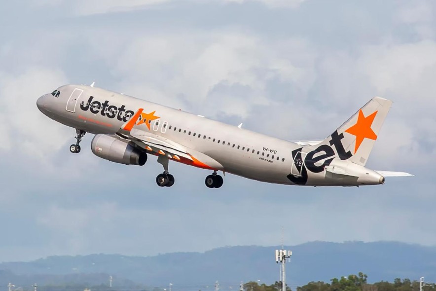 Группа Qantas закрывает авиакомпанию Jetstar Asia