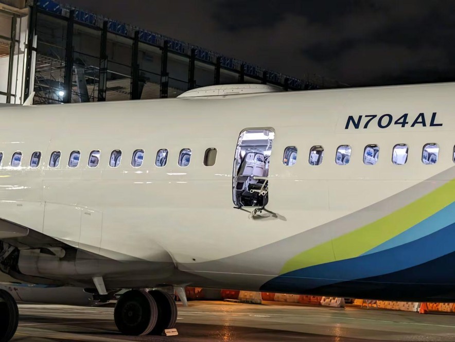NTSB: “Системные недостатки” в Boeing стали причиной инцидента с 737 MAX 9 в январе 2024 года