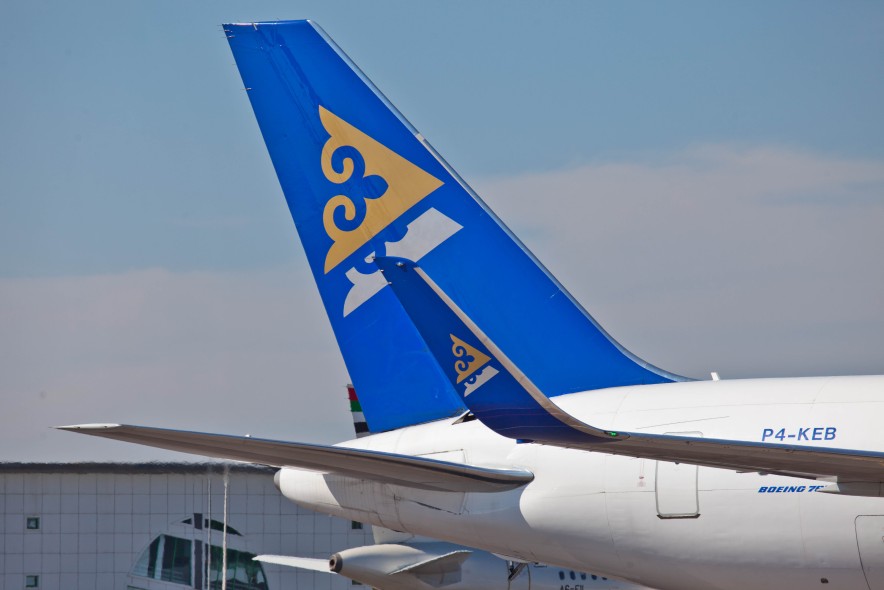 Air Astana не разрешила посадить пассажира с РАС у аварийного выхода