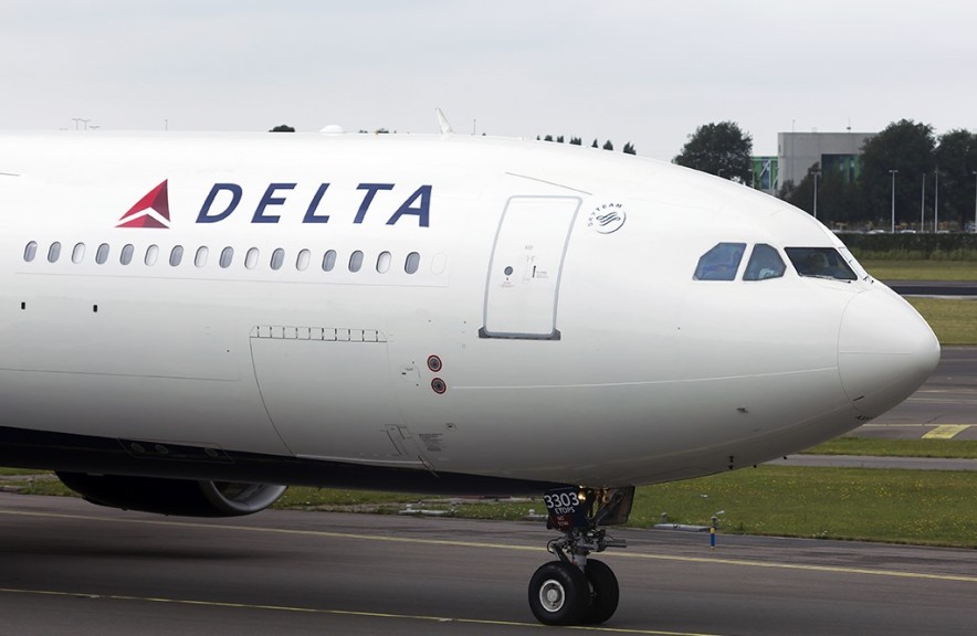 Delta Air Lines оштрафовали за бонусы топ-менеджерам из COVID-фонда