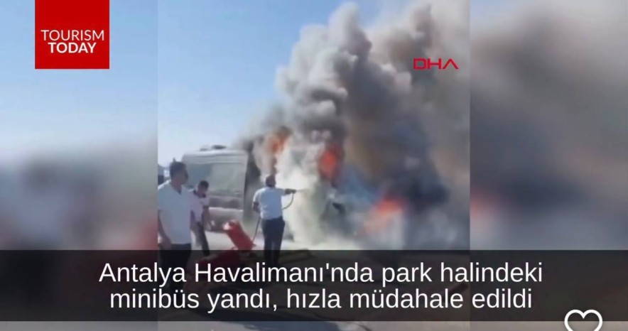 В аэропорту Анталии вспыхнул фургон 