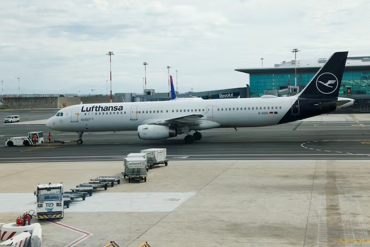 Lufthansa планирует масштабные сокращения ради экономии