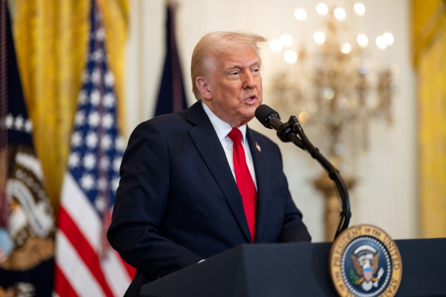 Трамп пообещал заменить отсутствующих неоплачиваемых авиадиспетчеров на «патриотов» 