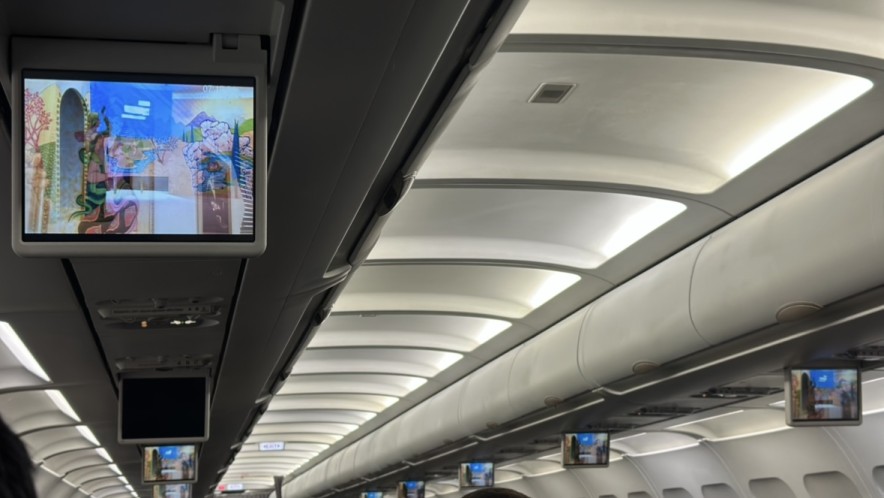 Интернет появится в поездах и самолетах: в Казахстане расширяют доступ к связи