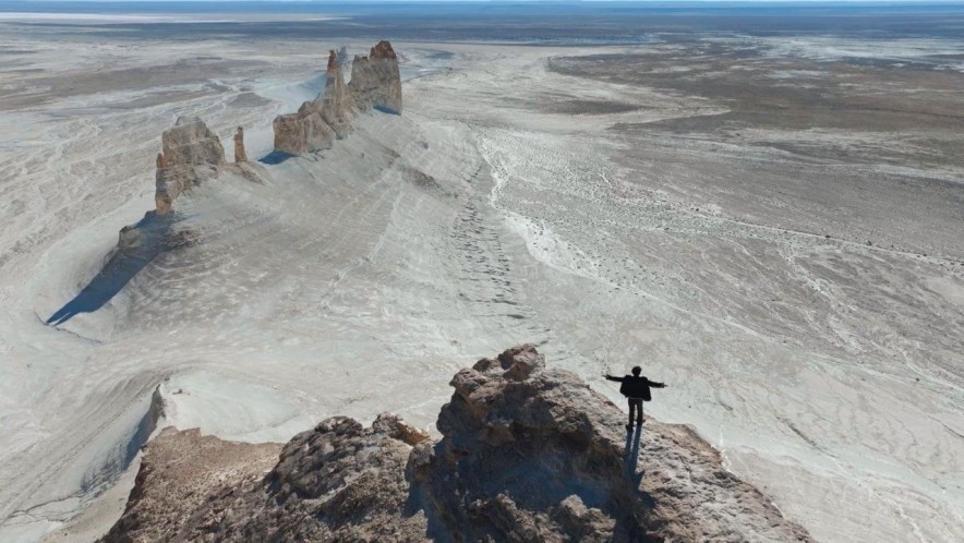 Международный проект Димаша Кудайбергена, снятый в туристских локациях Казахстана, выйдет в эфир в Китае