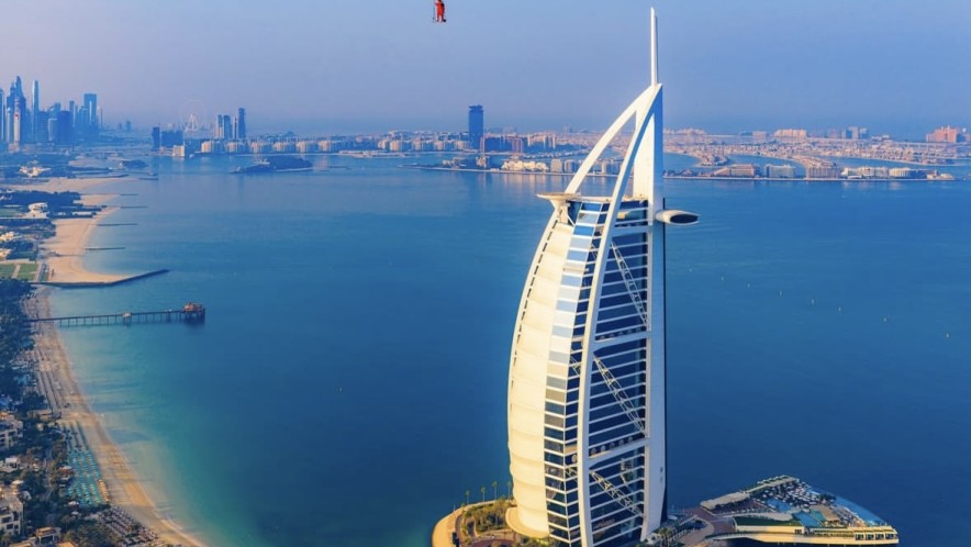 Дубай превращает символ роскоши в реальность: в городе планируют открыть «золотую улицу