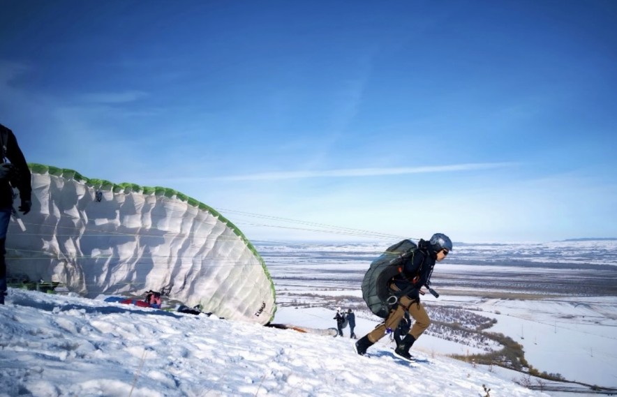 Международный зимний турнир по парапланеризму впервые проходит в области Жетысу