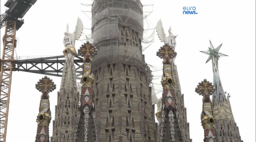 Саграда Фамилия достигла небес: спустя 140 лет строительства храм вышел на свою максимальную высоту