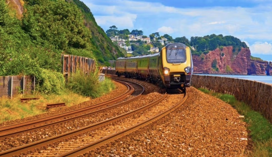 По живописной Ривьере: один из самых красивых железнодорожных маршрутов Великобритании всего за 9 евро