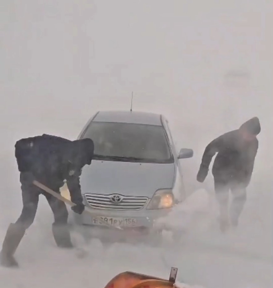 Қар құрсауынан 300-ге жуық адам құтқарылды