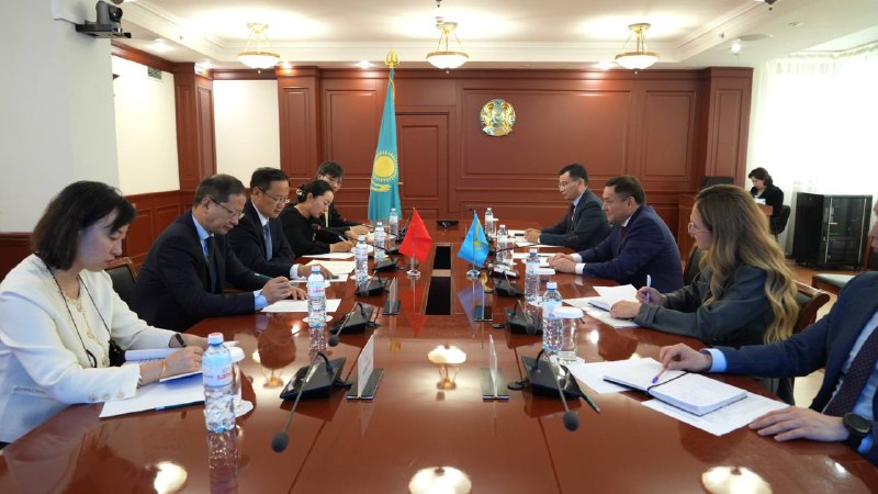 Ермек Маржикпаев встретился с министром культуры и туризма КНР Сунь Ели