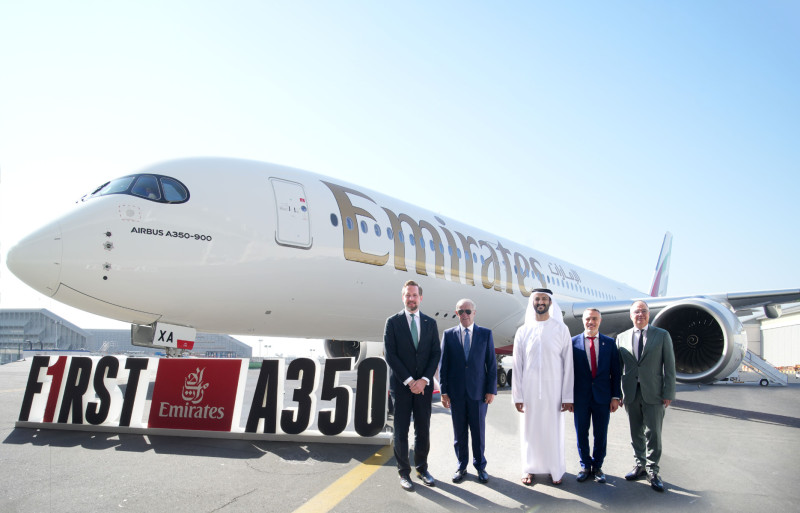 Emirates официально представила свой первый самолет A350