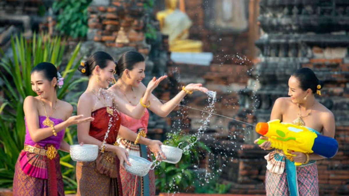 Maha Songkran Festival